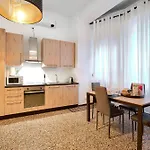 Isola Suite, Urban Retreat In Milan